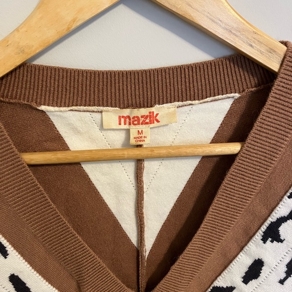 Mazik Animal Print Deep V Sweater - Picture 5 of 6